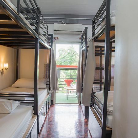 Cassette Hostel Chiang Mai Exteriör bild