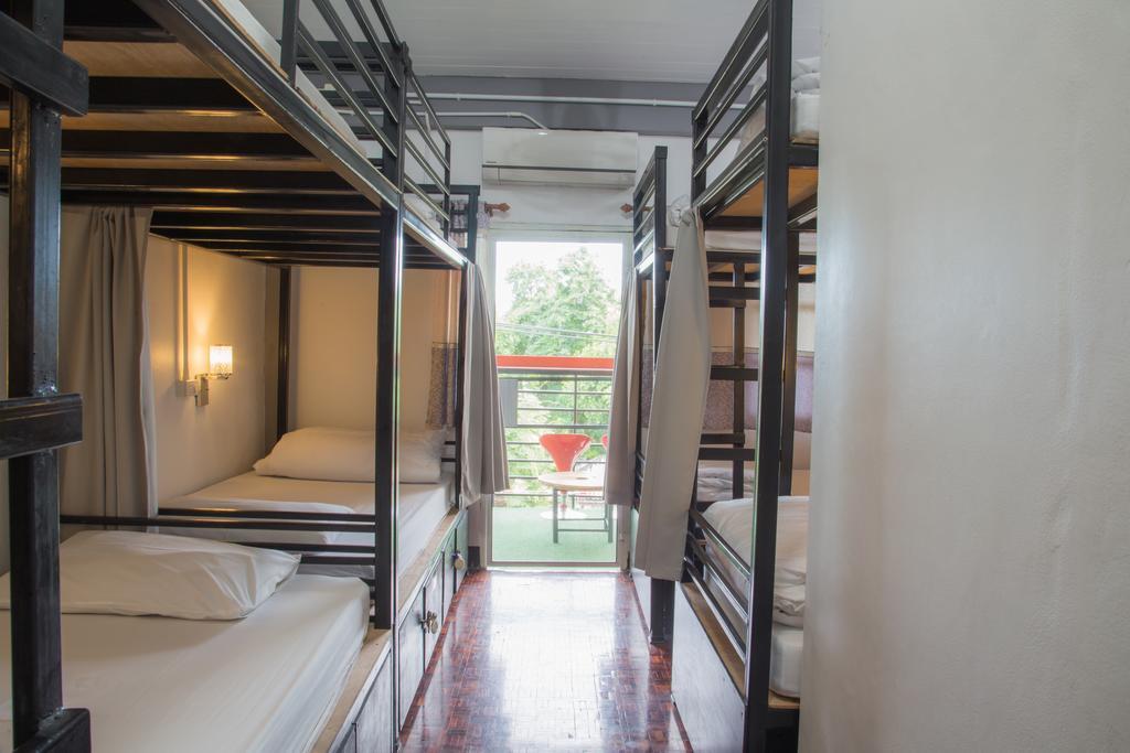 Cassette Hostel Chiang Mai Exteriör bild