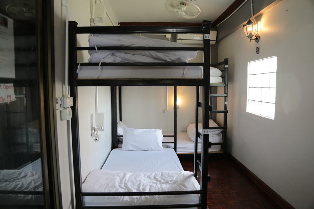 Cassette Hostel Chiang Mai Exteriör bild