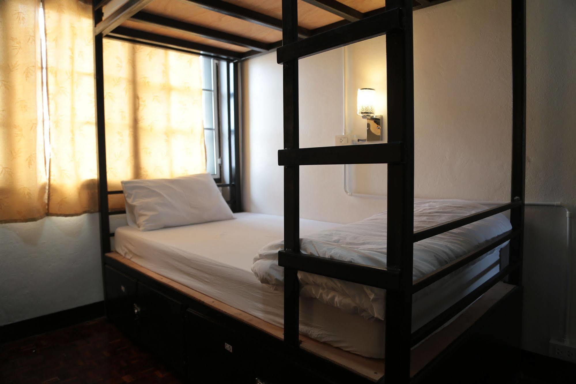 Cassette Hostel Chiang Mai Exteriör bild